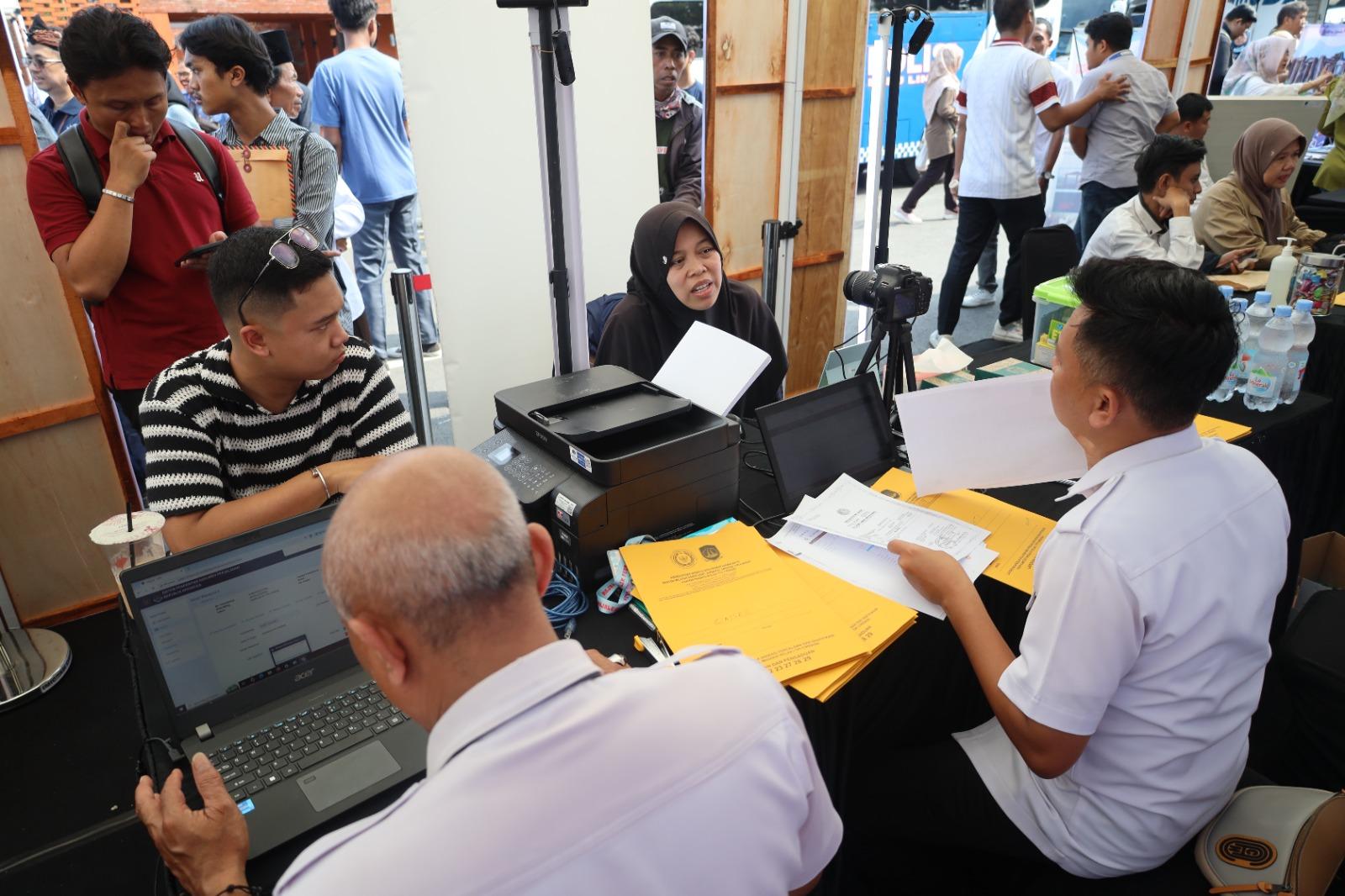 Pelayanan publik (YANLIK) Kantor Imigrasi Kelas I TPI Cirebon dilaksanakan di Kabupaten Majalengka