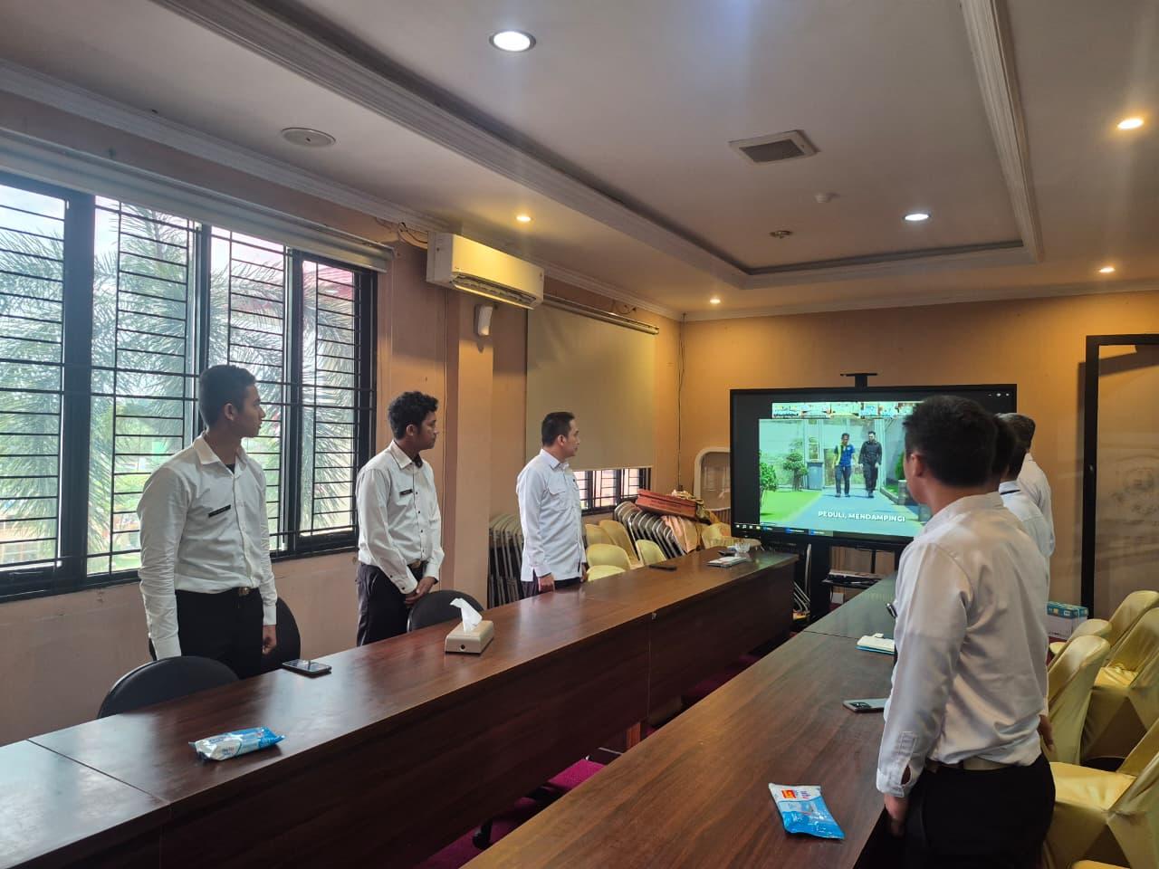 Kantor Imigrasi Kelas I TPI Cirebon mengikuti Zoom Refleksi Akhir Tahun KEMENIMIPAS