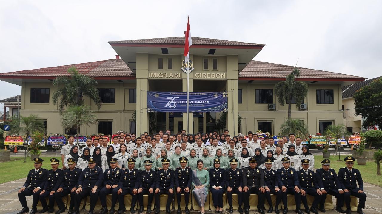 Kantor Imigrasi Kelas I TPI Cirebon Gelar Acara Syukuran Dalam Rangka Hari Bhakti Imigrasi ke-76